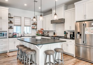 Carlton Landing! Spacious cottage with second story view of Lake Eufaula!