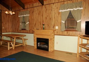 Carolina Landing Camping Resort Deluxe Cabin 4