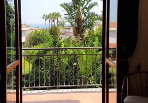 Casa Adriana- holidays in Villa Aci castello