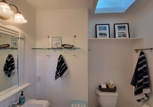 Casa Amore Cottage~ Close to OSF, with Gorgeous Outdoor Space