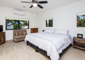 Casa Cascada View casita !! a private palm and pool oasis minutes to the beach !
