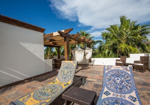 Casa Cascada View casita !! a private palm and pool oasis minutes to the beach !