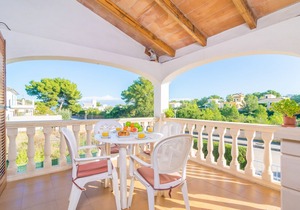 Casa De Vacances - Three Bedroom Villa, Sleeps 5