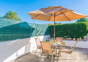 Casa De Vacances - Three Bedroom Villa, Sleeps 5