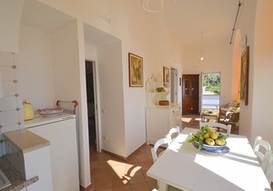 Casa Samuela: A charming ancient house overlooking the sea and the main beach of Positano, with Free WI-FI.