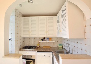 Casa Samuela: A charming ancient house overlooking the sea and the main beach of Positano, with Free WI-FI.