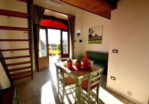 Casa Viola C, fully refundable with voucher*: A welcoming apartment surrounded by the greenery, with Free WI-FI.