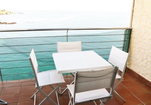 CAU DEL LLOP 4 Great apartment in the sea front