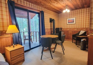 Cedar - pet-friendly room at The Inn At Mazama