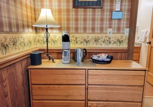 Cedar Plus - large room at The Inn At Mazama