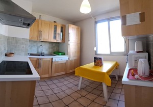 Central 1-BR Apartment with Balcony & View, Barcelonnette