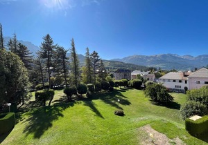 Central 1-BR Apartment with Balcony & View, Barcelonnette