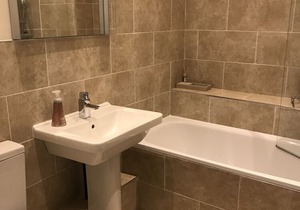 Central contemporary first floor apartment in Harrogate. Recently refurbished.