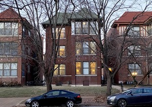 Central location-King + Queen Beds-Steps to Metrolink & Off-Street Parking