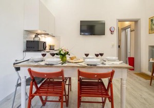 Central Station Apartment by Mmega