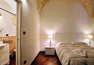 Central, Traditional Suite with kitchen and terrace