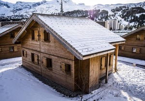 Chalet, 300m from ski slopes, fitness, swimming pool, sauna, terrace, parking, tv, ski locker, 42m²