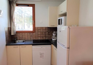 Chalet, 300m from ski slopes, fitness, swimming pool, sauna, terrace, parking, tv, ski locker, 45m²