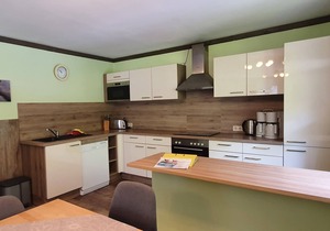 Chalet Charlotte (8 Bedrooms & 5 Bathrooms) - Sleeps up to 18