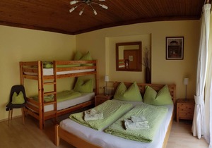 Chalet Charlotte (8 Bedrooms & 5 Bathrooms) - Sleeps up to 18