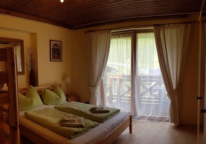 Chalet Charlotte (8 Bedrooms & 5 Bathrooms) - Sleeps up to 18
