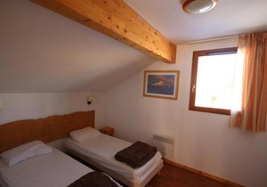 Chalet Mitoyen 3 Pièces 6 Pers. avec Terrasse - Résidence Le Hameau du Puy, Superdevoluy - FR-1-504-450