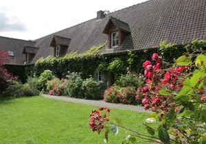 Chalet near Lake and Pool in Quend-Plage