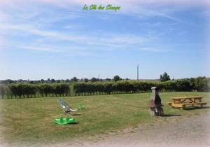 Chalets au bord de l'eau avec terrasse et pêche, proche marché artisanal, Pierrefitte-sur-Loire
