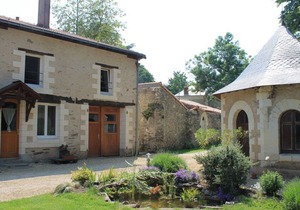 Charming Cottage Near Nantes with Private Terrace, Bikes & Modern Amenities