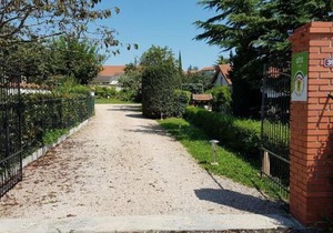 Charmant Gîte dans les Monts du Lyonnais avec Jardin, Terrasse et Confort Moderne - FR-1-496-174