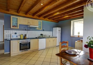 Charming 2-Bedroom Cottage with Private Garden and Terrace, Near Saint-Étienne