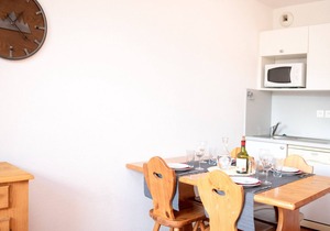 Charming 2-Room Apartment for 6 with Balconies and Seasonal Pool Access in Vignec