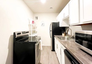 Charming 2BR Apartment in Historic Heritage Hill