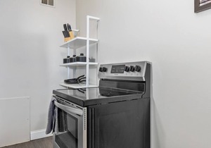 Charming 2BR Apartment in Historic Heritage Hill