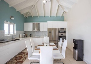 Charming 3-Bed Villa in Maho