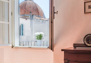 Charming 3 Bedroom Apartment in Duomo Area.