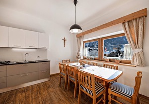 Charming Apartment “Eurochalet- S4” close to the Ski Lifts with Mountain View, Wi-Fi, Balcony and Terrace; Parking Available