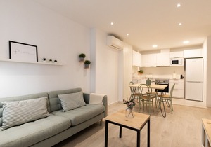 CHARMING APARTMENT IDEAL FOR SMALL FAMILIES IN THE CENTER IN GRÀCIA FOR