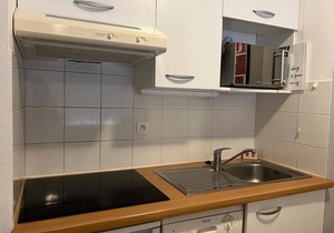 Charming Apartment with Heated Pool, Terrace, and Parking Near Golf Course in Ciboure