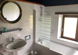 Charming Cottage Near 24H Le Mans, 3 Bedrooms, Garden, and Ping-Pong