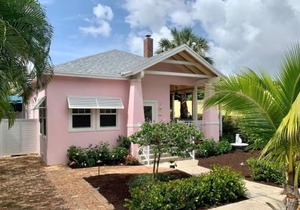 Charming Cottage Vacation Home Home