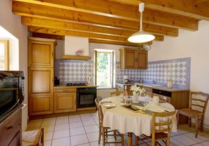 Charming Cottage with Fireplace, Garden, and Nature Walks Near Scenic Lakes