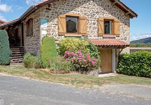Charming Cottage with Spa, Fireplace, and Country Games in Scenic Sauvain, France