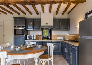 Charming Farmhouse Retreat with Garden, BBQ & Kids' Playground Near Granville Beaches