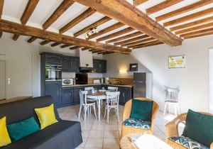 Charming Farmhouse Retreat with Garden, BBQ & Kids' Playground Near Granville Beaches
