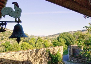 Charming 3-Bedroom Cottage with Fireplace, Near St-Etienne & Outdoor Activities