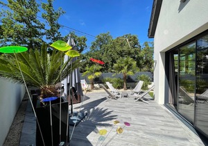 Charming house 400m from the sea and shops - Garden, Jacuzzi & Stove