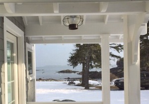 Charming ocean-front 2-bedroom cottage with spectacular views!