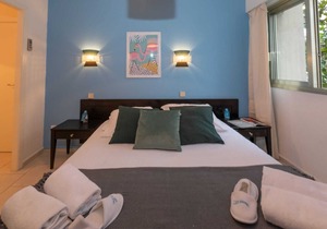 Charming Riviera 3E - One Bedroom Apartment, Sleeps 4