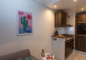Charming Riviera 4E - One Bedroom Apartment, Sleeps 4